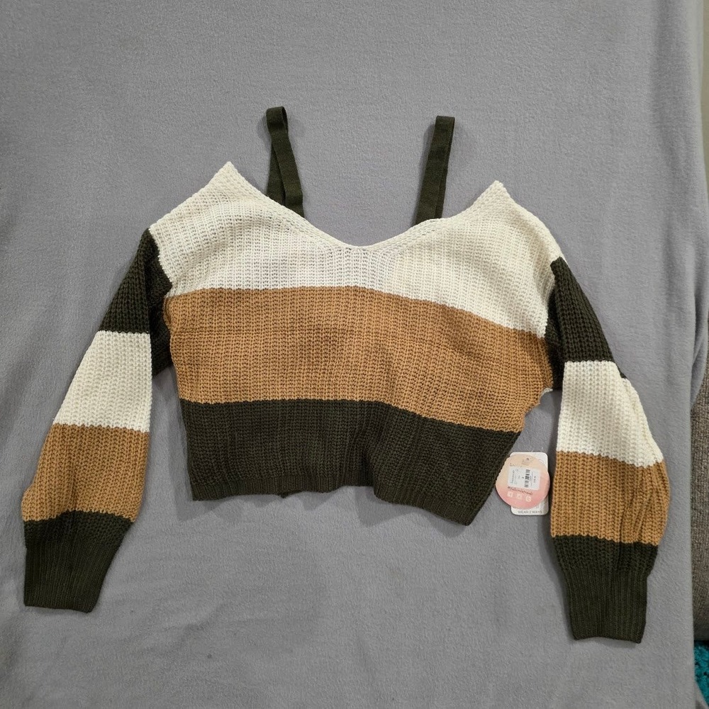 Francesca's Full Circle Trends Reversible Twist Front Crop Sweater Olive Tan S